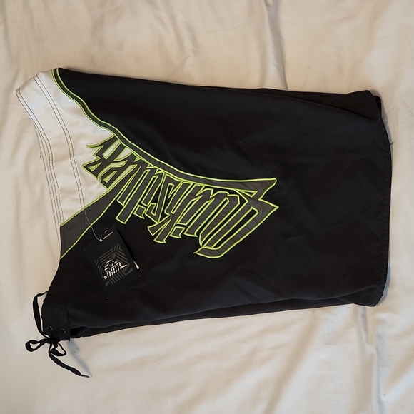 NWT QUIKSILVER Men's Board shorts - Picture 4 of 4